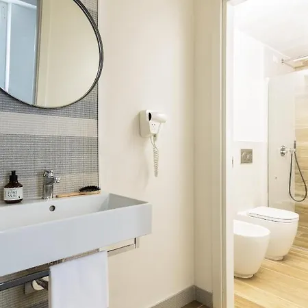 Homeathotel Isola Borsieri